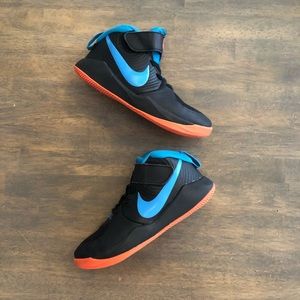 Nike Team Hustle D9 Basketball Shoes